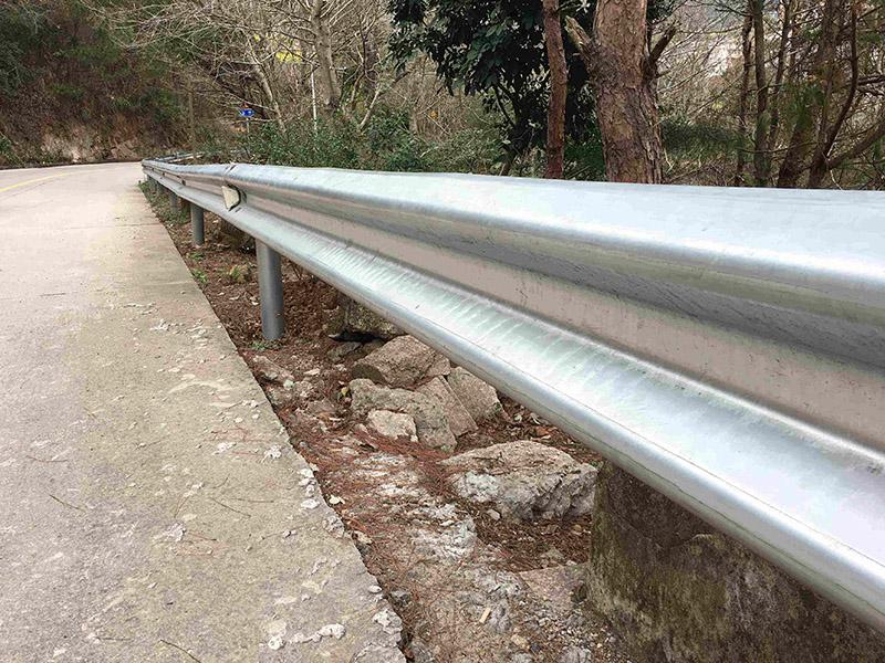 上海公路護(hù)欄板
